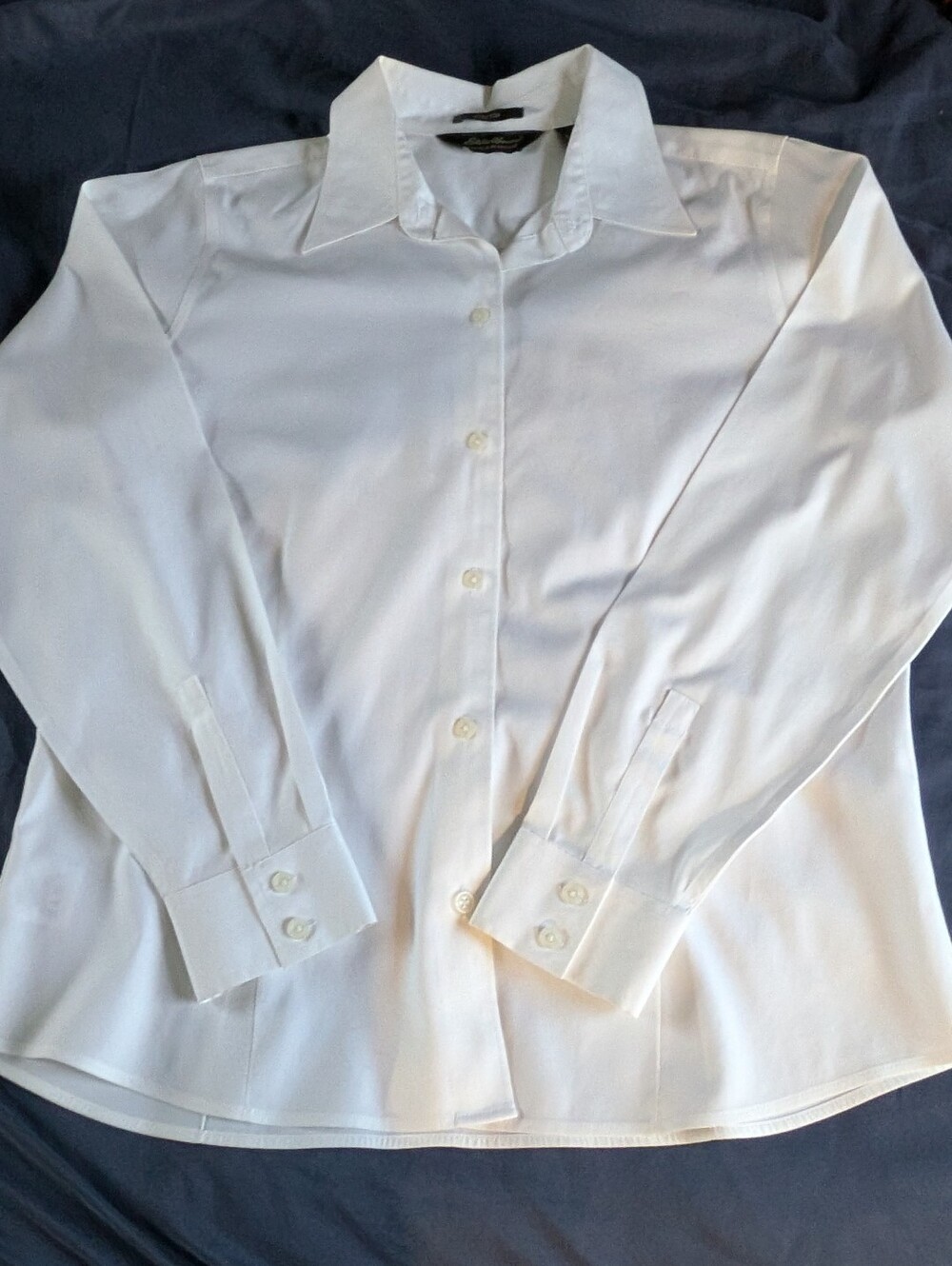 Eddie Bauer Women’s White Stretch Wrinkle-Resistant Button-Up Shirt